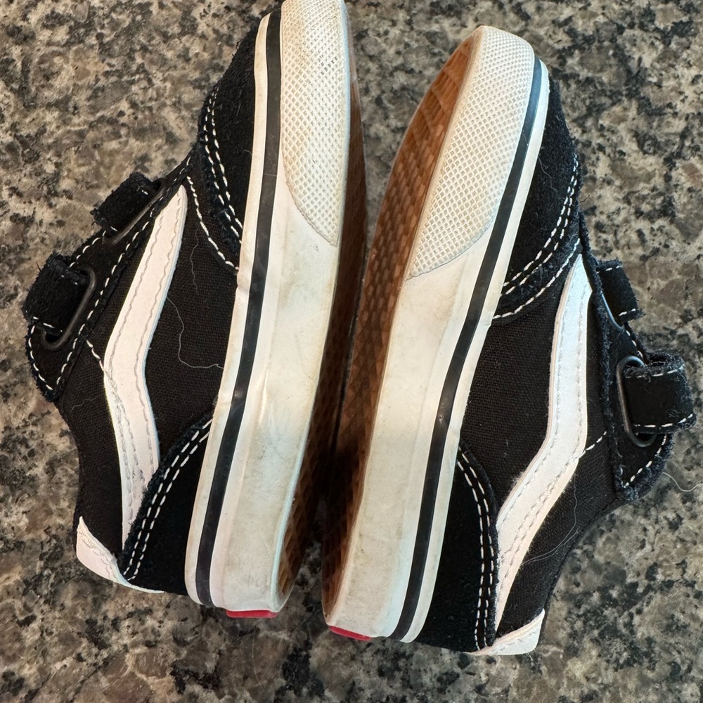 Vans Toddler size 6 - Picture 3 of 5